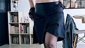 j'aime tant la lingerie sexy sur ces belles tenues provocantes et moulantes.