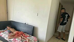 me encanta follar duro con mi hermanastro en casa sola!