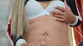 hermosa transexual crossdresses teases with hot ass pussy play