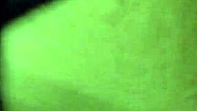 novinha de 18 sentando na pica com tudo