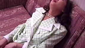 สาวญี่ปุ่นเขี่ยหีขนดกแตกระเบิดโซโล่