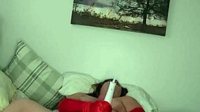 wanna see me naked masturbating pussy with dildo vibrator in red gloves scarlett knight?