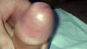 amateur guy with small cock cums super fast solo