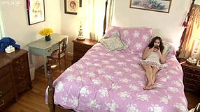 i crave those brunette girls' steamy lesbian encounters