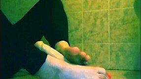 Shemale Veronica's Late Night Feet Fetish Crossdress Tease