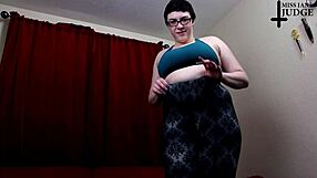 i try on these tight leggings showing off my big ass thighs and wet panties through the fabric