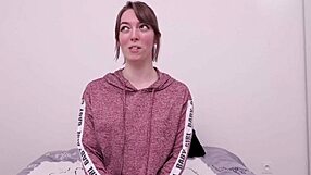 Daisy 25ans Brunette Streams Bent Over Anal in Lingerie