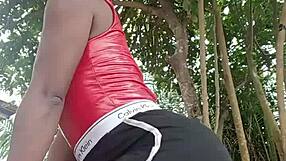 whoa this crazybitch shakes her huge ass while dancing and working out with fans 💦🍑🔥