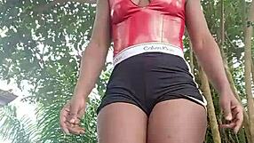 whoa this crazybitch shakes her huge ass while dancing and working out with fans 💦🍑🔥