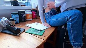 mi vecina culona chupa y coge duro en mi cuarto sentones en verga colombiana pov