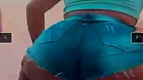 vagabunda shakes her funk in that tiny wedged short