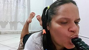 deusdet's brazilian big ass fetish shakes wildly