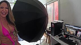 cleo cadillac's big ass and pussy tempt first-time fisting in the mansion