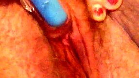 Hairy Pussy Rubbing Leads to Intense Masturbation and Cum