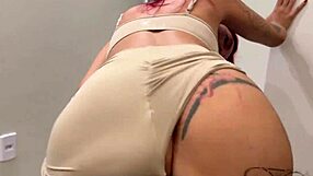 she rebolando that huge ass milf pussy full of tesao in tight shorts then he goza deep inside