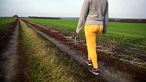 WATCH THESE TIGHT YOGA PANTS CLING TO HOT MILF ASSES OUTDOORS!