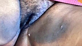 olha essa buceta peluda da crente bem de pertinho agora