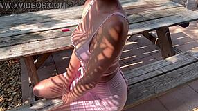 สาวอิตาลีใหญ่คัพ Artemisia Love เดินโชว์ชุดรัดรูปข้างนอก