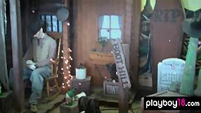 Craving busty Aussie Lisa Seiffert's outdoor body tease?