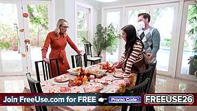 wanna freeuse mommy and sis bent over this holiday?