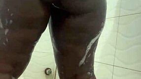 who's that curvy big tits neighbor showering by the pool fat pussy exposed