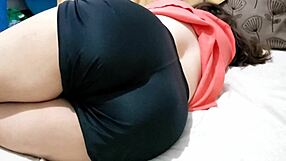 New gym girl rocks those tiny shorts so hot