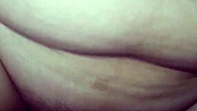 Vietnamese Beauty Chị Iuuuu Charms with Asian Allure