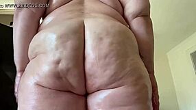 ariesbbw jiggles her enormous fat oiled bbw ass cheeks side to side