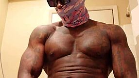 เจเรมีไมห์ จอห์นสันกราบไหว้ควยดำขนหยิกยักษ์ฮาเลลูย่า