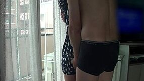 ตำรวจเอเชียเซ็กซี่เล่นจับค้าง ดูดควยหมดเกลี้ยงครางเสียว