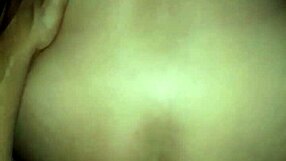 cogiendome con esta latina rellenita de tetas naturales en posicion sensual y bent over