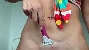 outdoor shower then i shave my pussy smooth 🚿🪒