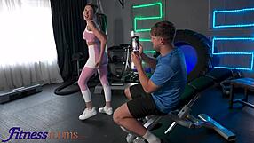 hey fanta sie, that wild russian gym babe loving your big cock deepthroat action right?