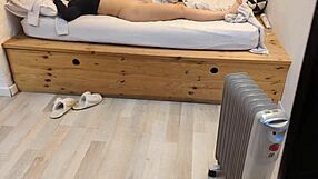 Sneaky jerkoff spying on girlfriend's naked teen sister