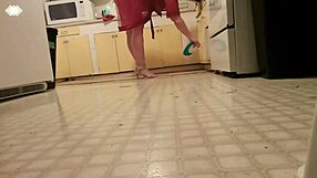 dawnskye1962 giantess spots shrinky dink in kitchen fetish play