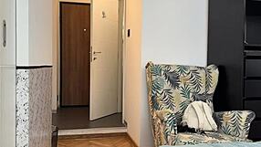 i dropped my towel flashing big tits to delivery guy. real naked surprise