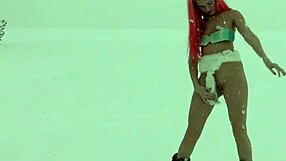 Naked Outdoor Garden Pussy Flash