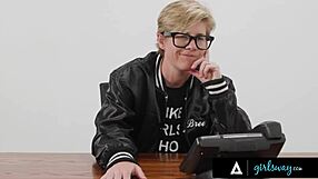 Coach Clouds, help Gizelle Blanco and Scarlett Alexis cum hard!!