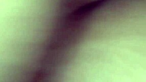 PUTITA VENEZOLANA EN CANADA BEGS FOR COCK!