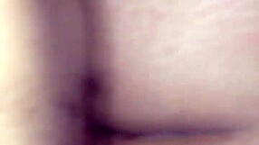 PUTITA VENEZOLANA EN CANADA BEGS FOR COCK!