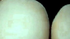 prostituta meia-irma me ajuda no trabalho transando e gozando dentro