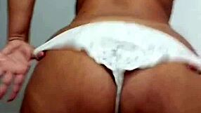 colombian bbw blonde spits saliva on black dildo mamada