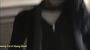 Alexa Jordan Spreads Pussy for Huge Creampie!