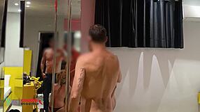 hey corno watch your namorada kiss and stroke the comedor's hard pau while you jerk?