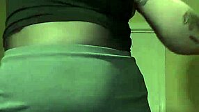 wanna see my pussy squirt from dildo and vibrator play?