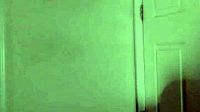 Thinking of romantic sketching to worship her beauty for free