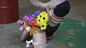 check out this anal vase flower arrangement with food crush