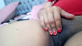 นมดีสุดของแม่เลี้ยงโดนดูดในคลิปสมัครเล่นช่วยตัวเองโฮมเมด