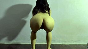 check out this fine ass amateur girl's sexy home workout