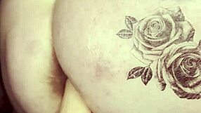 Minxycme's curvy ass takes that machine deep!